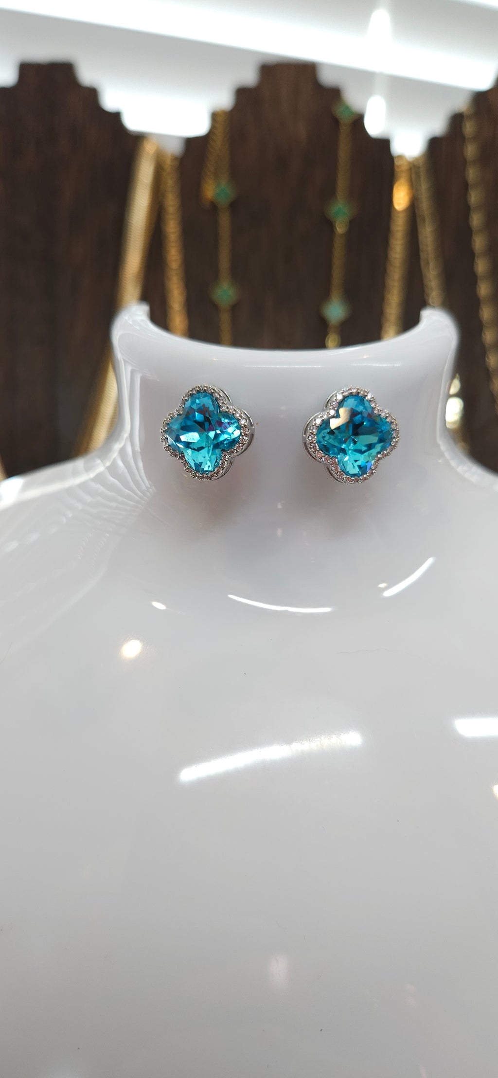 18k White Gold Filled Bright Blue AAA CZ Clover Stud Earrings