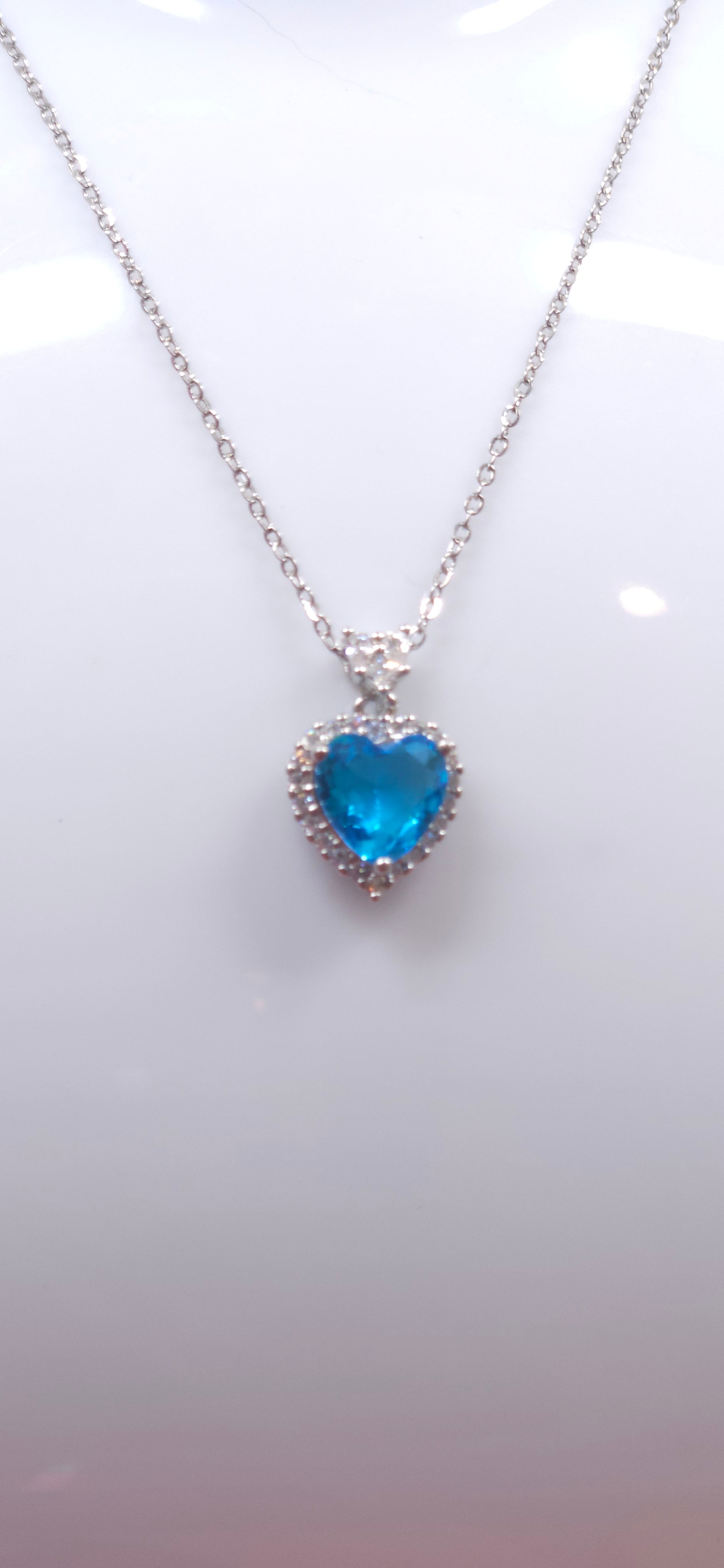 925 Sterling Silver Bright Blue Heart-shaped Pendant with Moissanite bale and halo